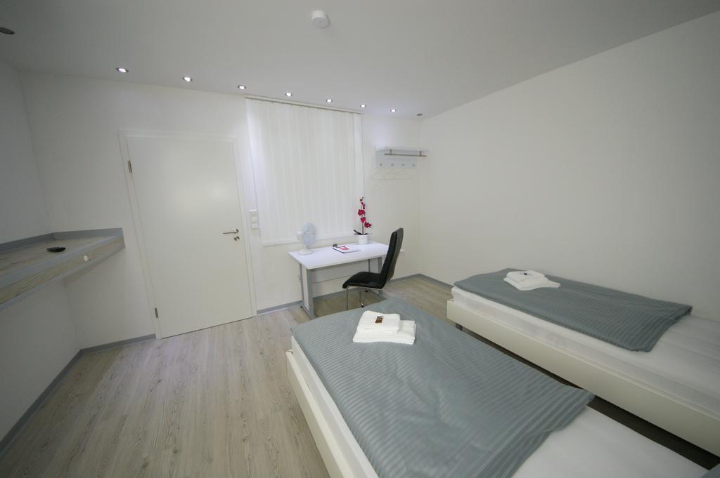 Hotel Am Rosenplatz,24 Stunden Check In, Kostenfreie Parkplaetze Brechtorf Δωμάτιο φωτογραφία