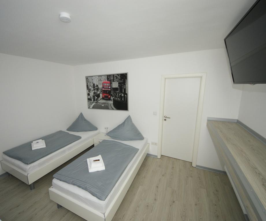 Hotel Am Rosenplatz,24 Stunden Check In, Kostenfreie Parkplaetze Brechtorf Δωμάτιο φωτογραφία