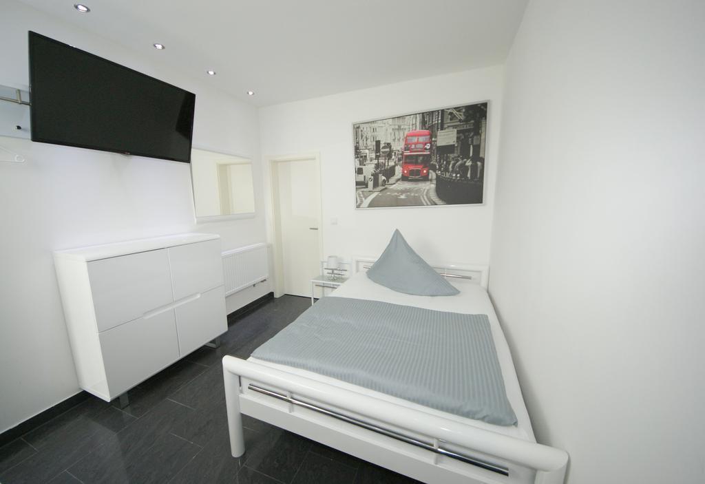 Hotel Am Rosenplatz,24 Stunden Check In, Kostenfreie Parkplaetze Brechtorf Εξωτερικό φωτογραφία