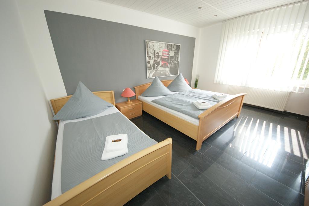 Hotel Am Rosenplatz,24 Stunden Check In, Kostenfreie Parkplaetze Brechtorf Εξωτερικό φωτογραφία