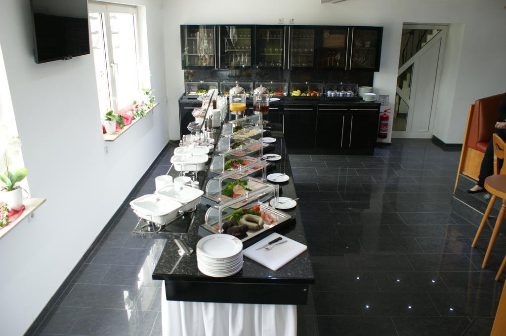 Hotel Am Rosenplatz,24 Stunden Check In, Kostenfreie Parkplaetze Brechtorf Δωμάτιο φωτογραφία