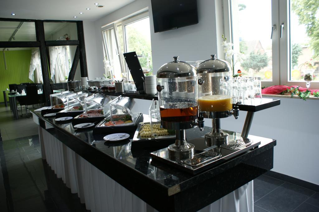 Hotel Am Rosenplatz,24 Stunden Check In, Kostenfreie Parkplaetze Brechtorf Δωμάτιο φωτογραφία