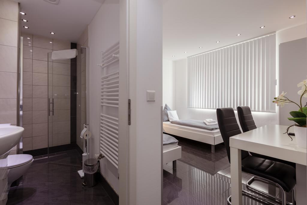 Hotel Am Rosenplatz,24 Stunden Check In, Kostenfreie Parkplaetze Brechtorf Εξωτερικό φωτογραφία