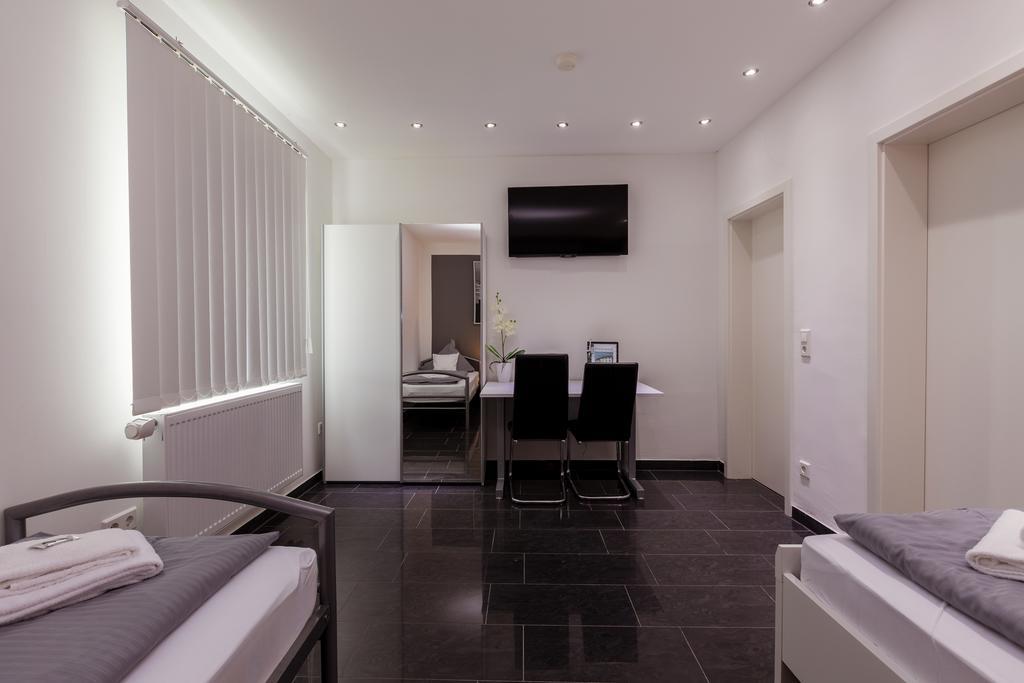 Hotel Am Rosenplatz,24 Stunden Check In, Kostenfreie Parkplaetze Brechtorf Εξωτερικό φωτογραφία