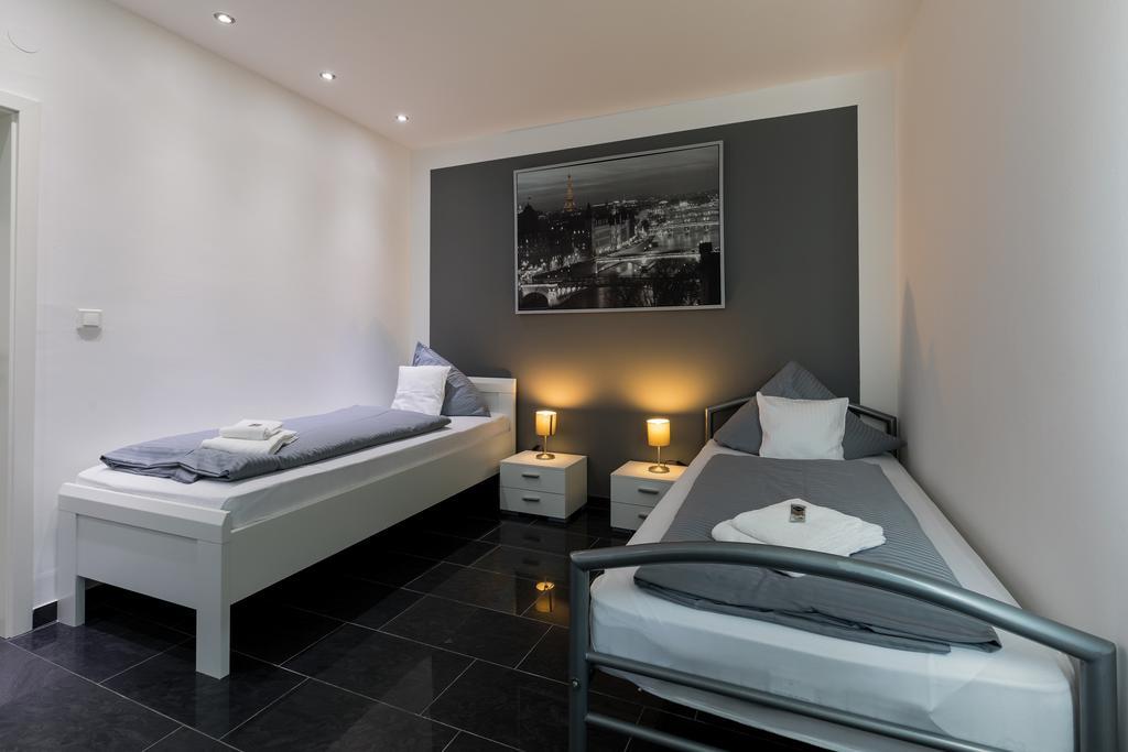 Hotel Am Rosenplatz,24 Stunden Check In, Kostenfreie Parkplaetze Brechtorf Εξωτερικό φωτογραφία