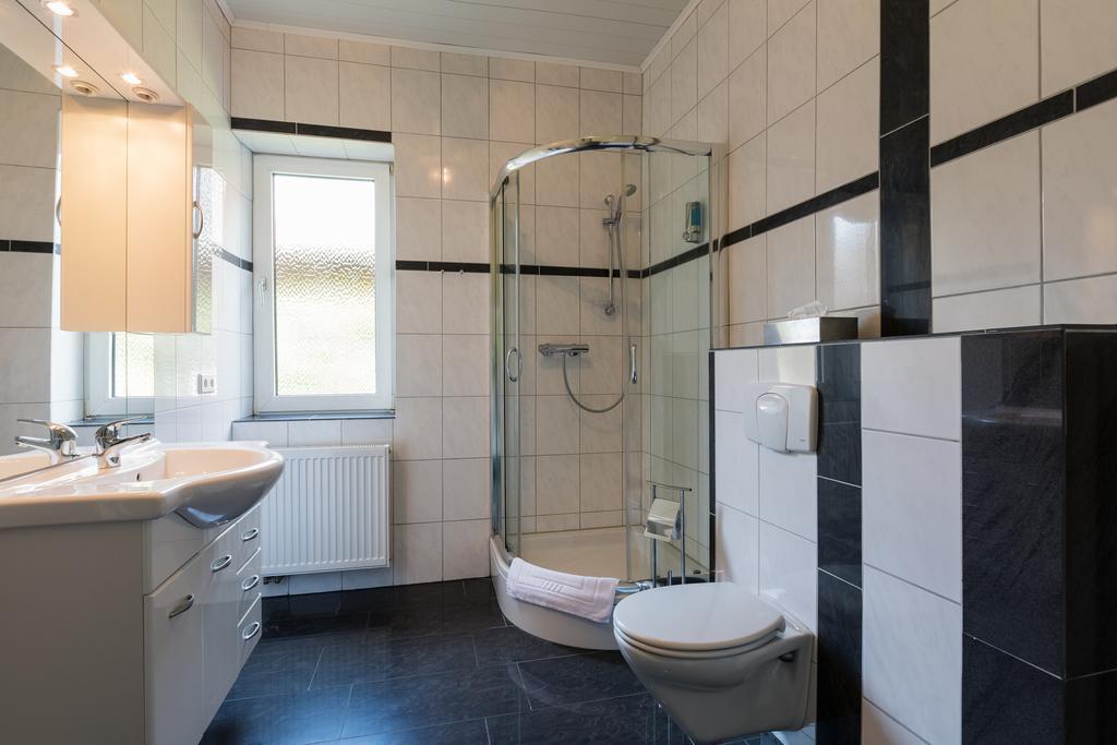 Hotel Am Rosenplatz,24 Stunden Check In, Kostenfreie Parkplaetze Brechtorf Εξωτερικό φωτογραφία